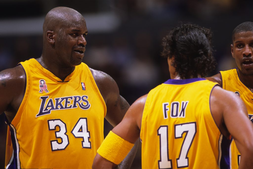 Shaquille O'Neal talks to former Lakers teammate Rick Fox