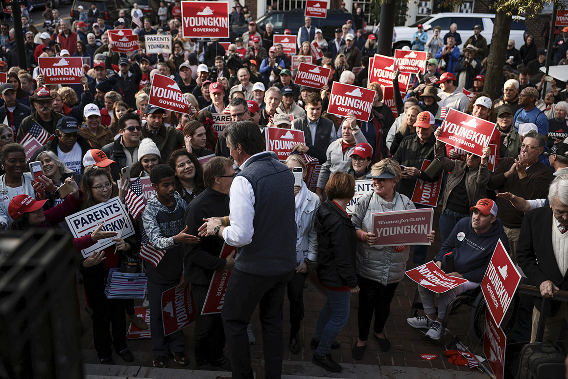 To retake the House, a Republican wave is building