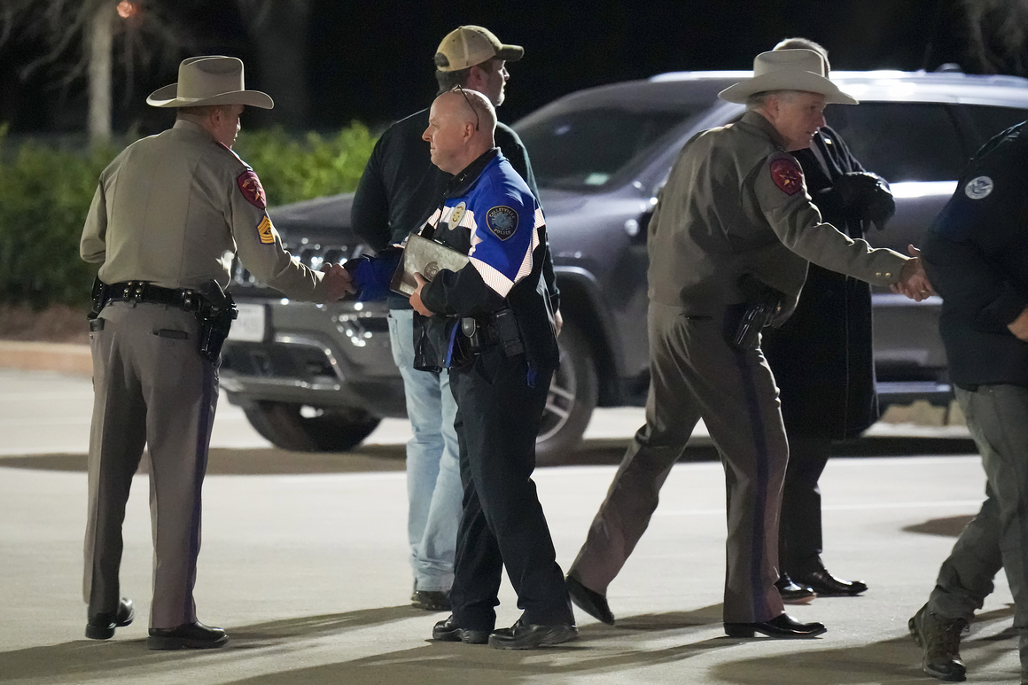 Hostages safe after Texas synagogue standoff; captor dead