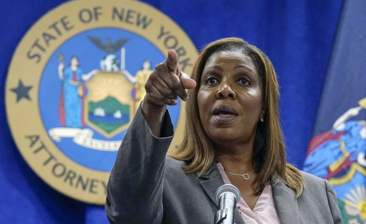 Adams urges the feds to clamp down on guns following NYPD officer's death