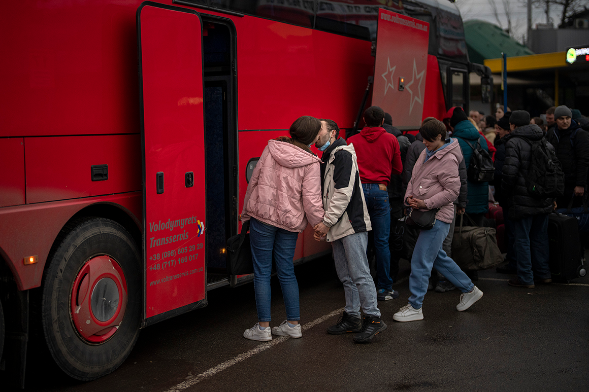 Today in photos: Fear, flight, and tragedy in Ukraine