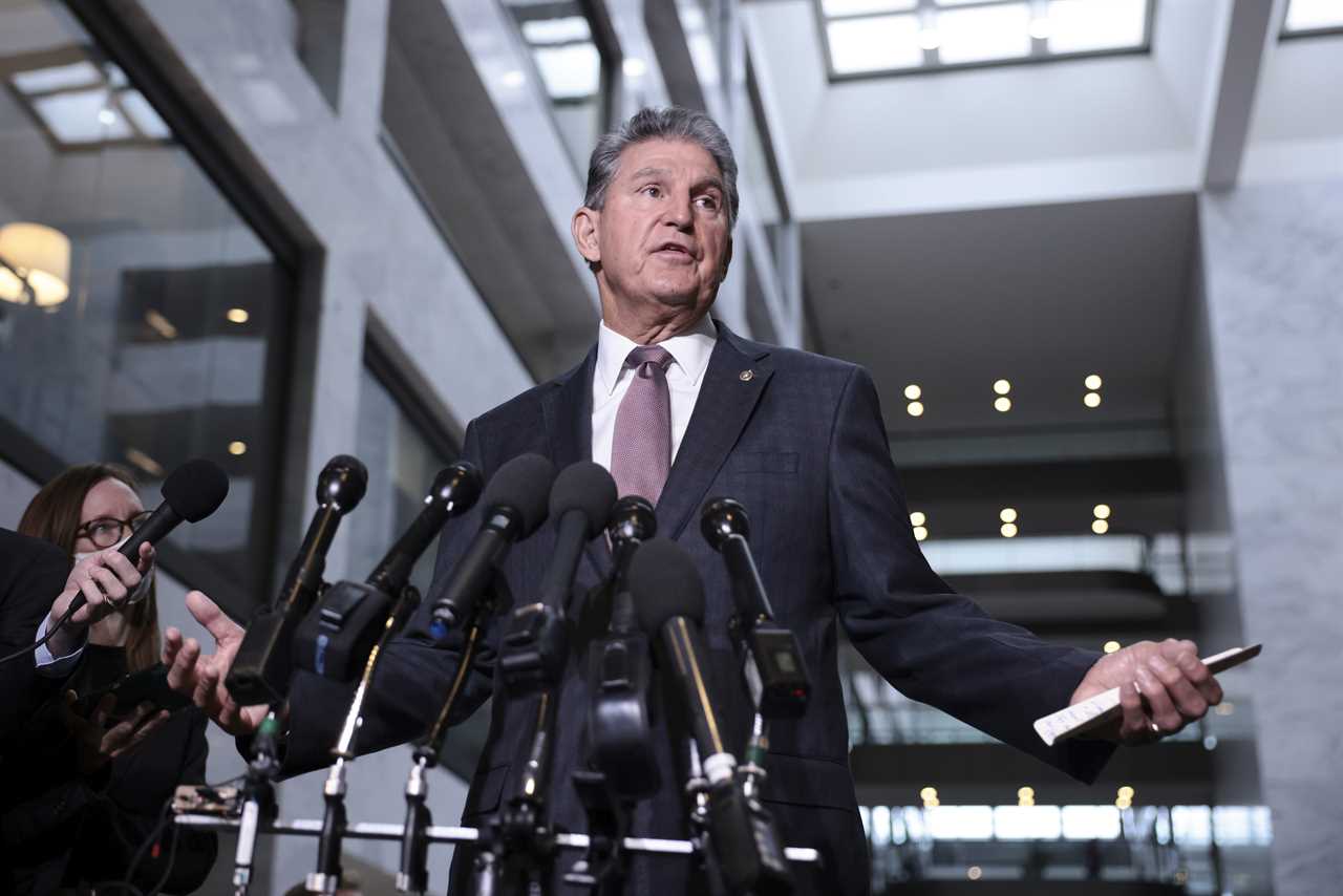 Dems squirm at Manchin's bipartisan energy detour