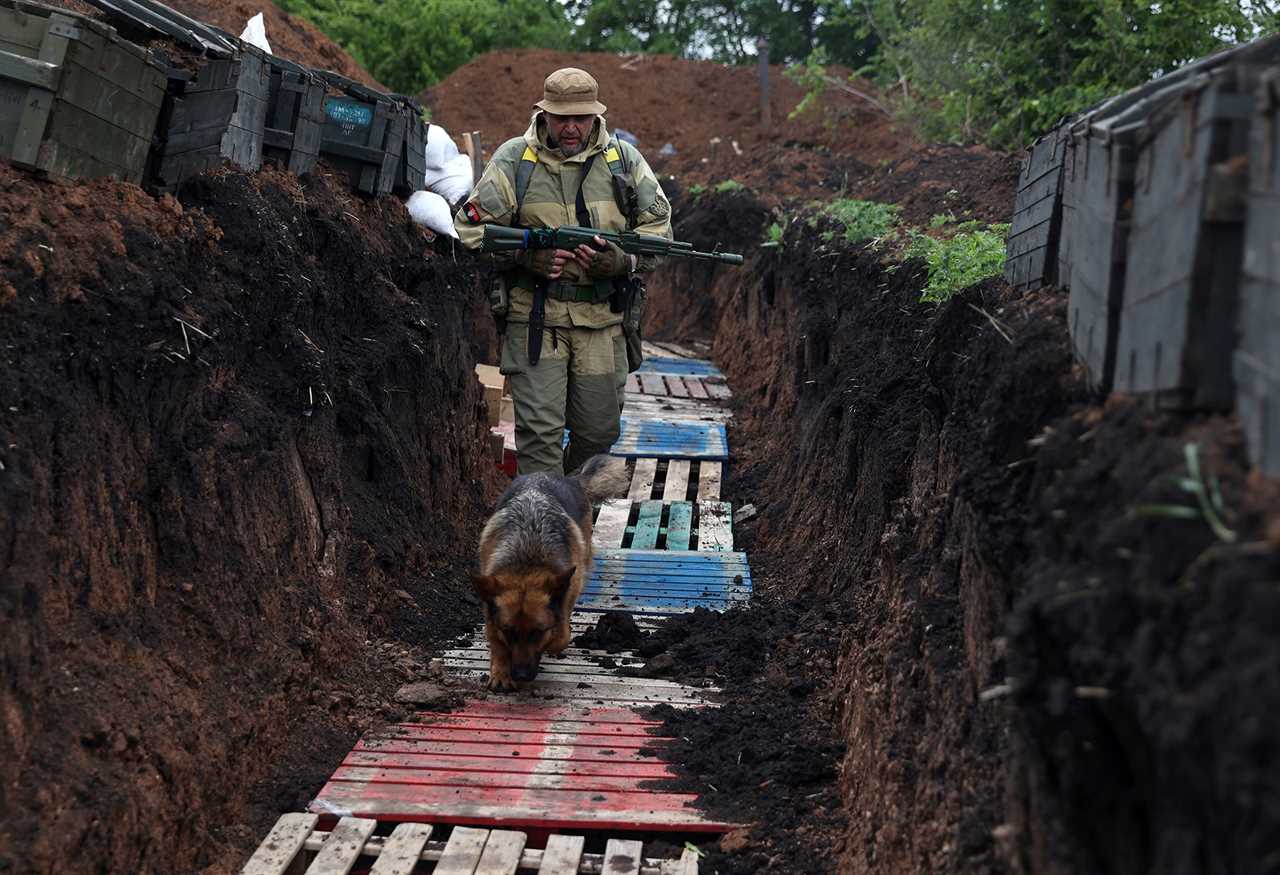 'They are carpet-bombing us': Ukrainian troops are getting pounded as they await heavy weapons from the West