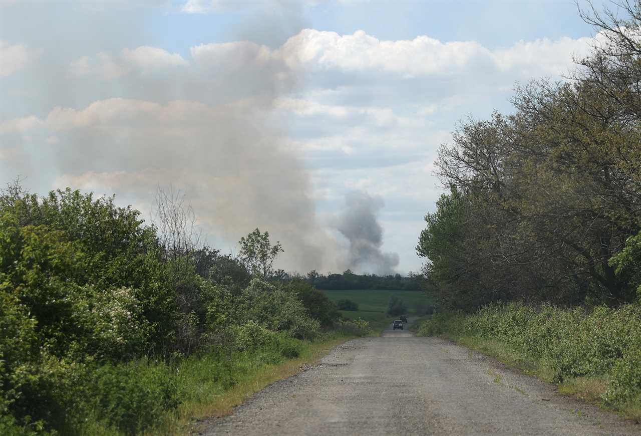 'They are carpet-bombing us': Ukrainian troops are getting pounded as they await heavy weapons from the West