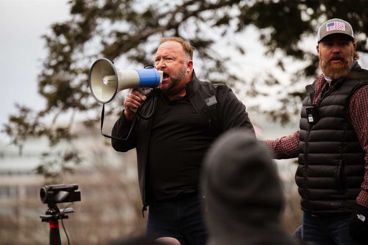 Jan. 6 panel requests phone records from Alex Jones security officer