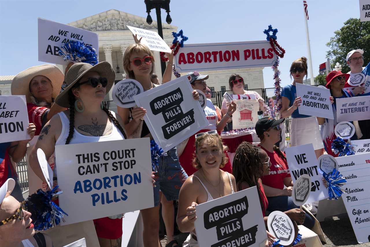 Americans scramble for abortions in states that have banned it