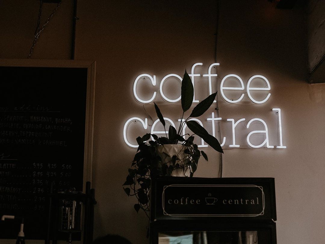 Use LED Neon Open Sign To Advertise Your Cafe