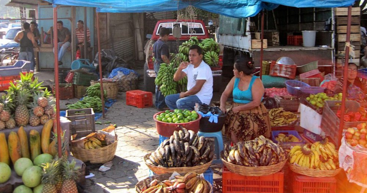 Best Places to Food Shop and Local Market Tips in Guatemala