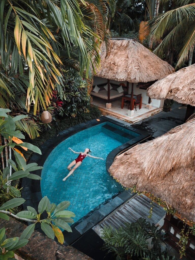 digital nomad in pool in bali