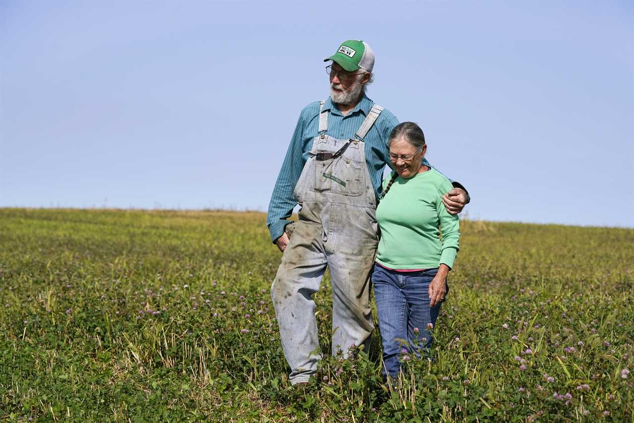 Climate advocates see a way forward in the farm bill. Lining farmers' pockets