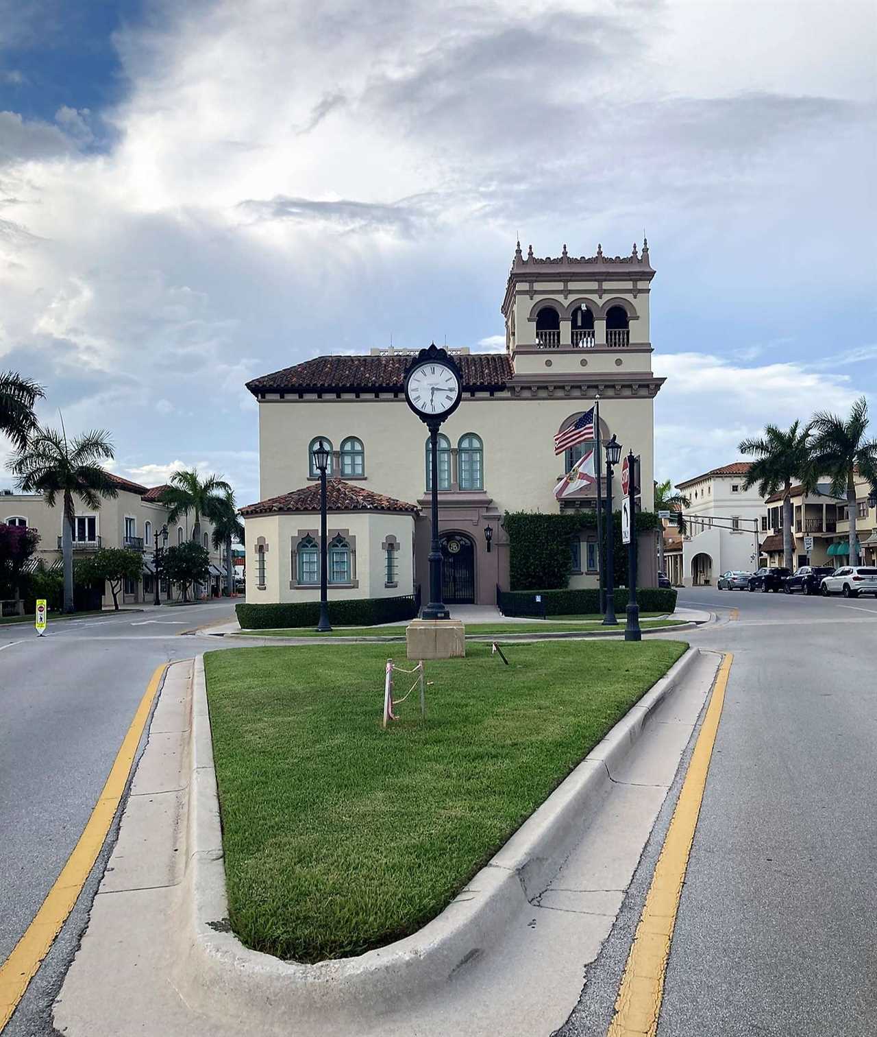 palm beach building an clock