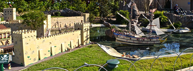 Legoland, Florida - Miniland - pirates and forts