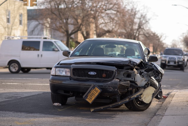 How to report a car crash to police authorities