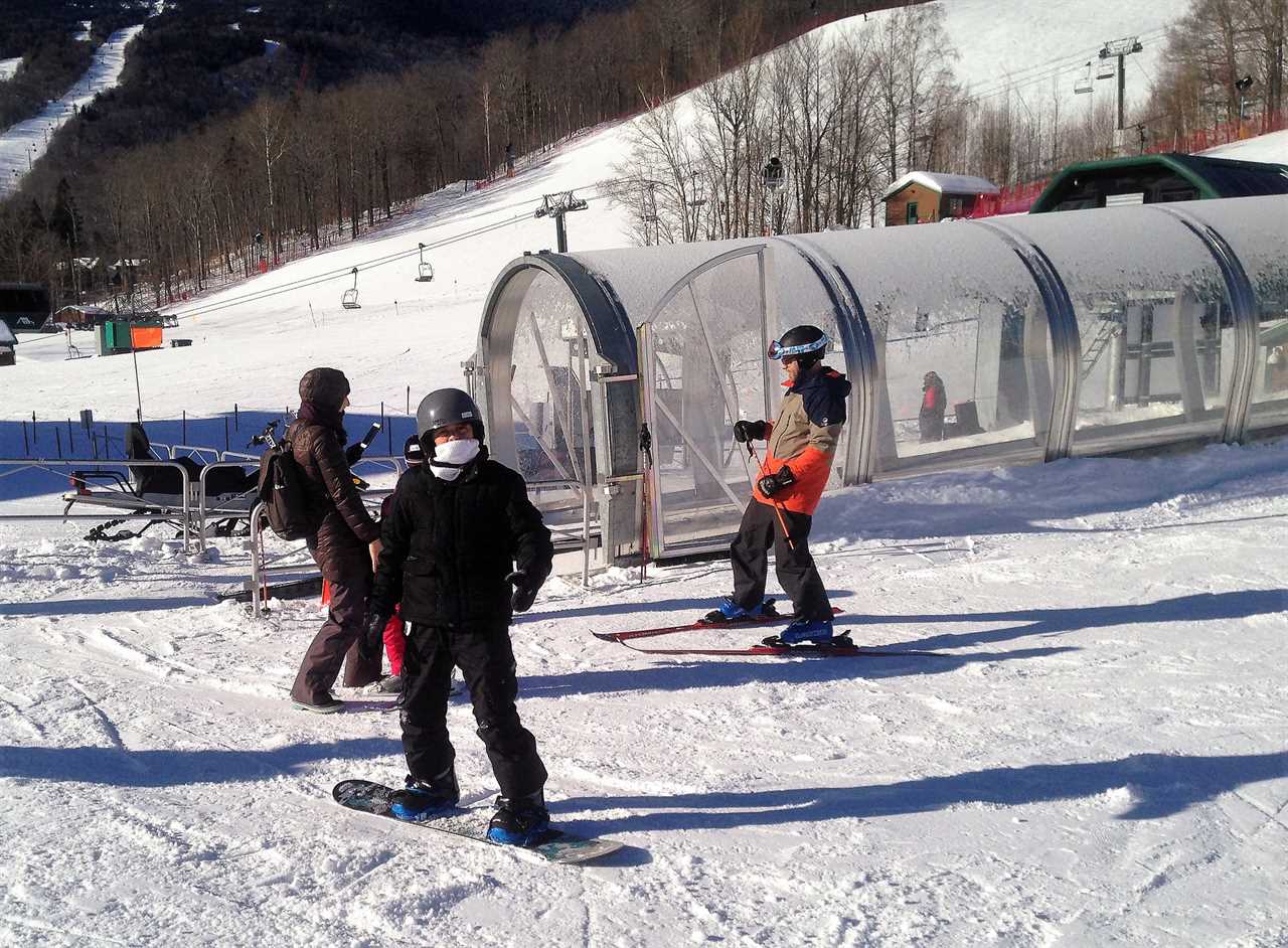 beginner ski lift - stowe mountain resort