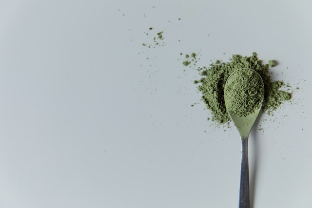 Kratom Vs Coffee: Which Is The Best Travel Partner?