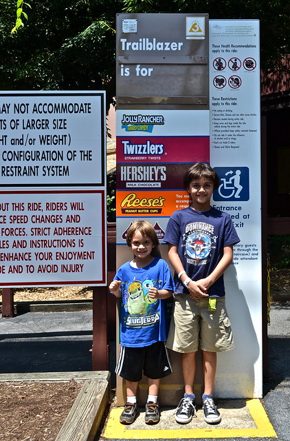 measuring kids at the Hershey Park Pennsylvania 