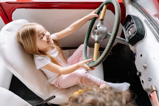 How to keep toddlers busy on a road trip in the car