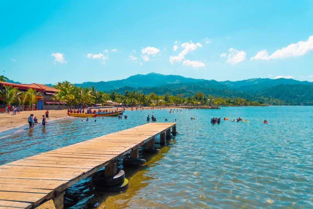 8 Top Beaches in HONDURAS You Must Visit in 2023