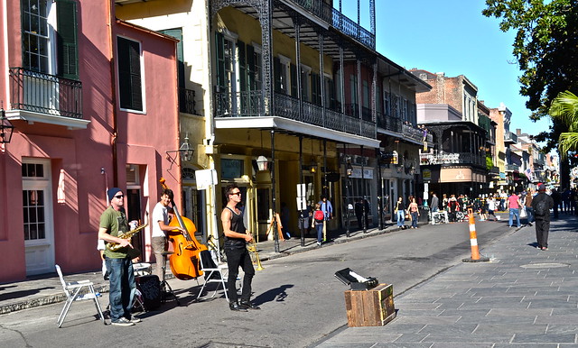 street performers in NOLA