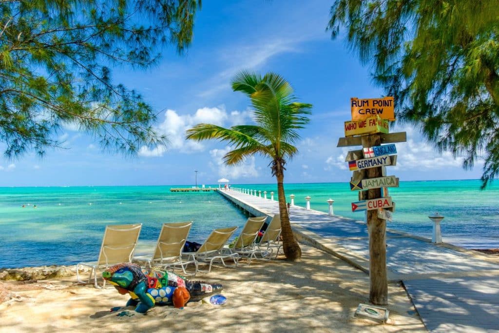 9 Best Beaches on the CAYMAN ISLANDS You Must Visit in 2023