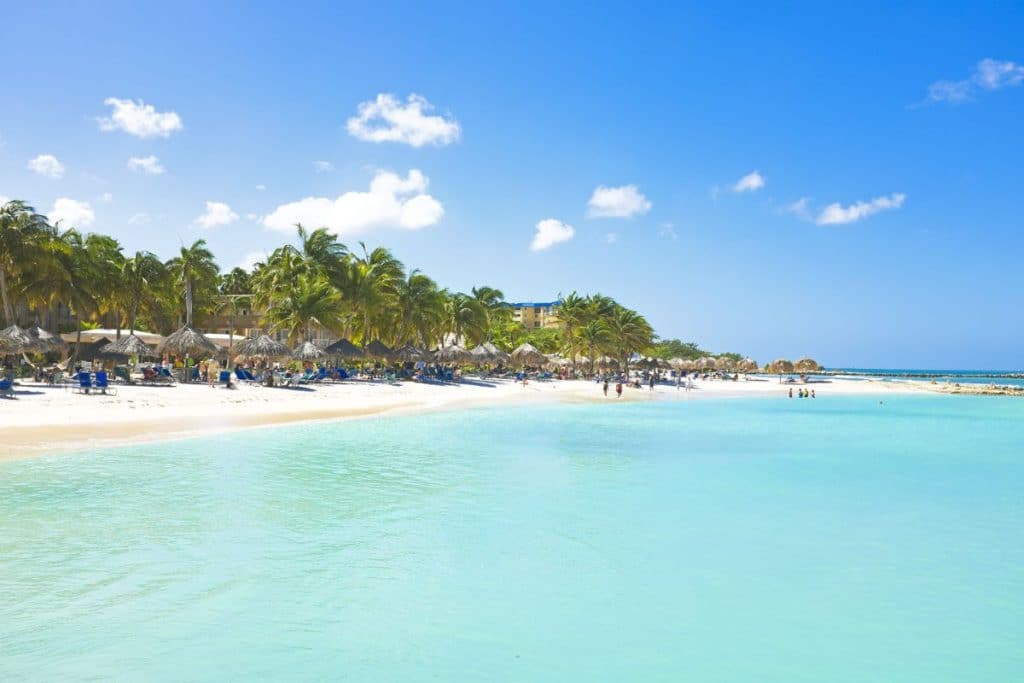 6 Best Caribbean Beaches without Sargassum Seaweed in 2023