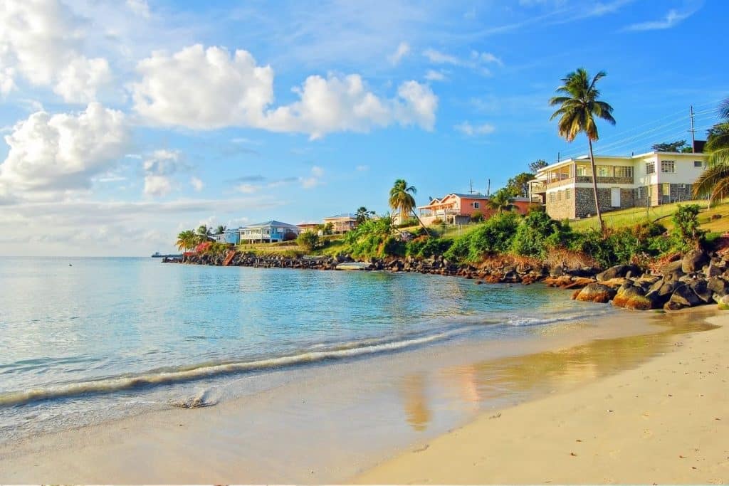 6 Best Caribbean Beaches without Sargassum Seaweed in 2023