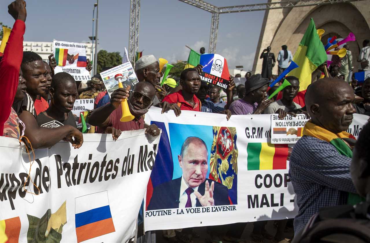 Biden uses a favorite strategy to counter Russia in Africa