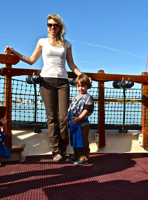 woman and kid a the pirate ship show in florida