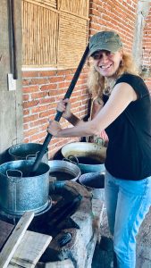 cooking threads for dyeing in teotitlan del valle