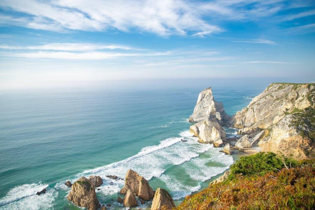 What are the different types of visas available in Portugal?