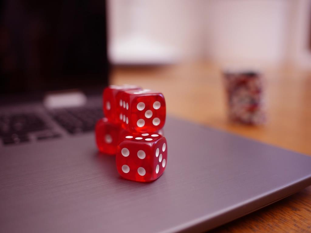 How Online Casinos Ensure Security and Fairness: Examining Random Number Generators, and Auditing Procedures