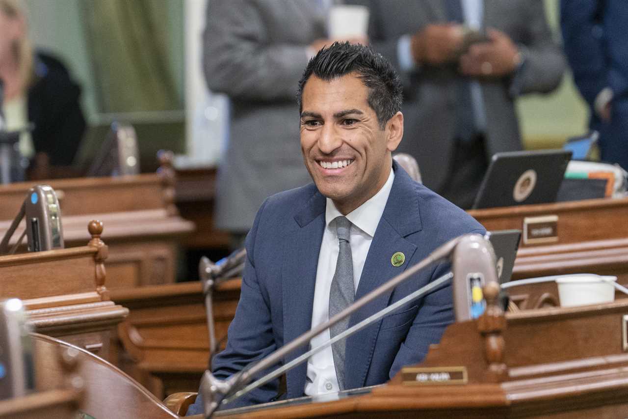 California power struggle leaves bitter taste in the Legislature