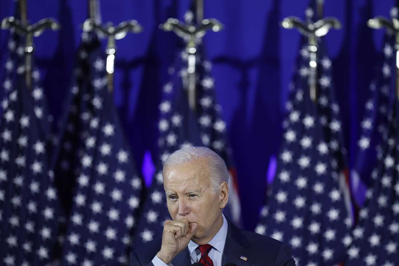 Biden talks with Zelenskyy regarding the attempted mutiny of Russian troops