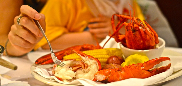 lobsters at atlantic fish restaurant boston 