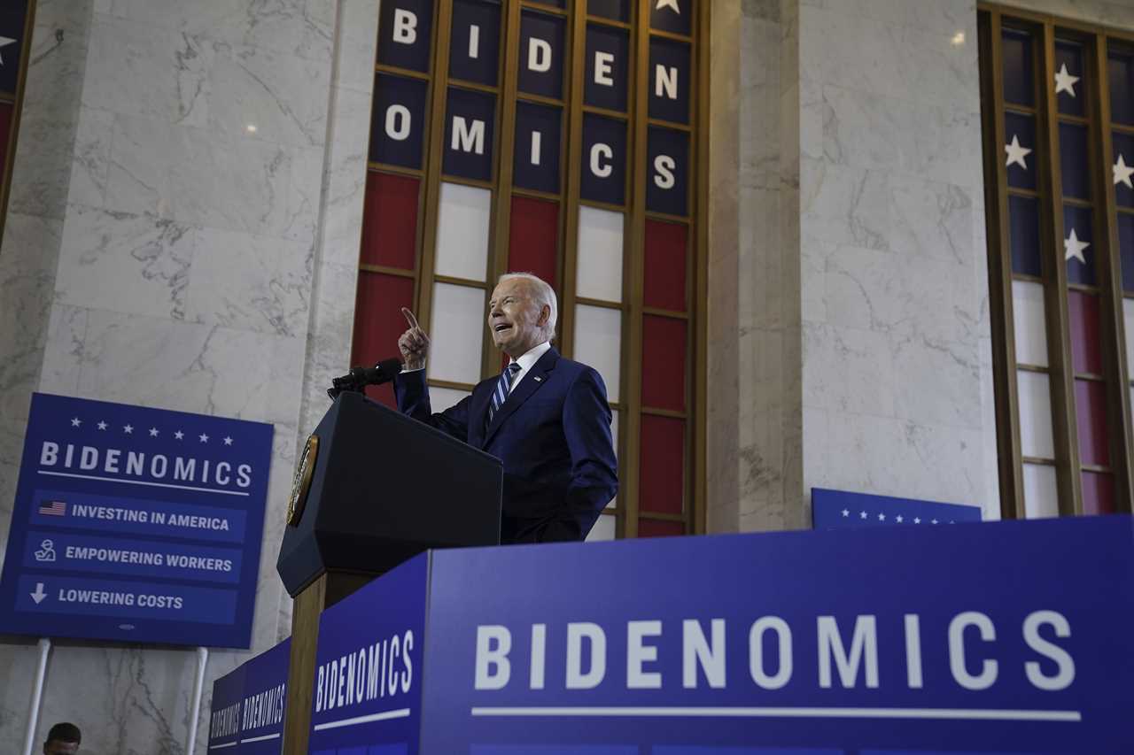 Americans haven't bought Biden’s economic message. Wall Street may.