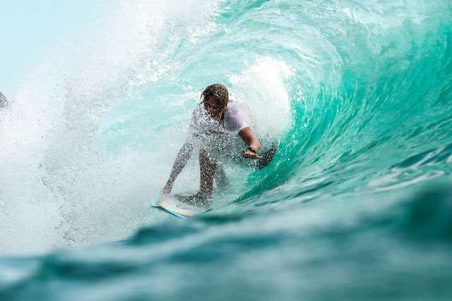 Surf Lessons Guide in San Diego: The Surfer's Journey - From Beginner to Professional