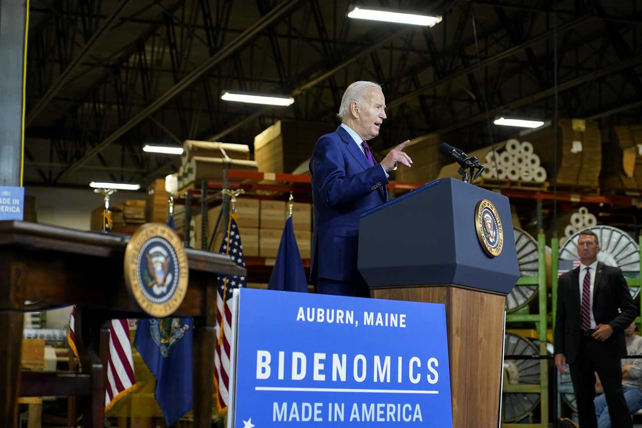 Bidenomics hasn't taken off with the general public. The White House plays it cool.