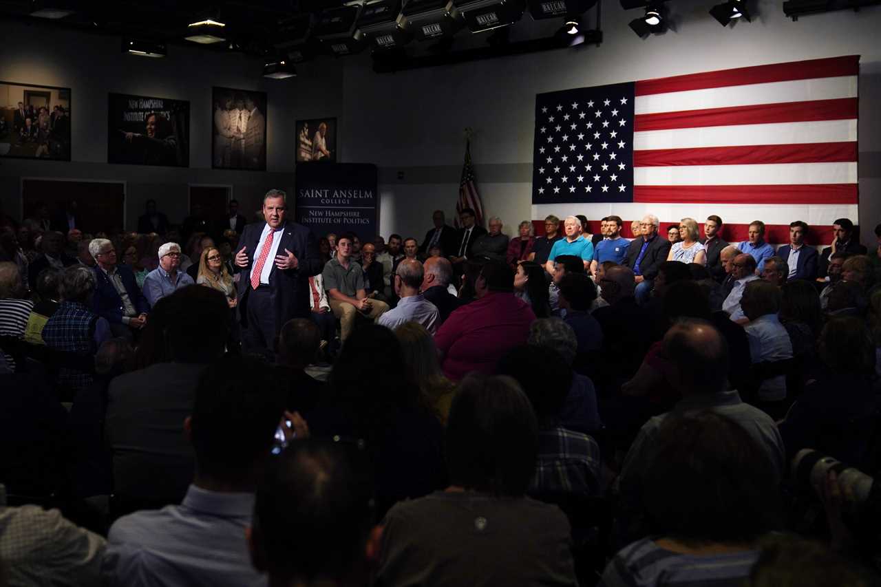 Trump and Christie indulge in insults at New Hampshire