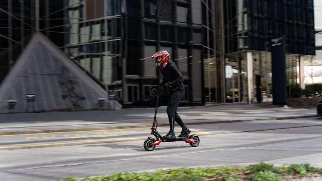 What is the controller used in dual motor electric scooters?