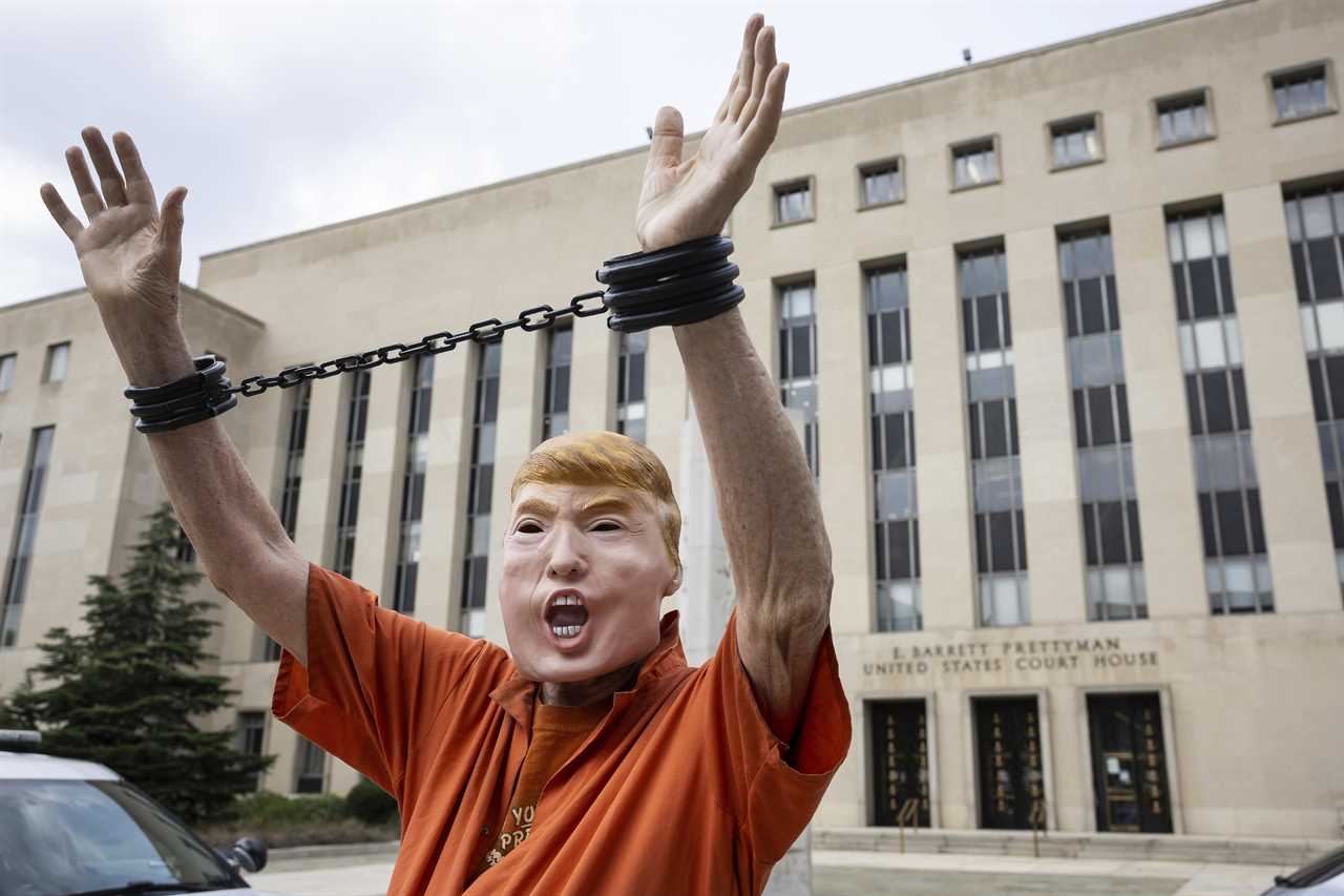 There is silence outside the Washington courthouse, where Trump will be arraigned.