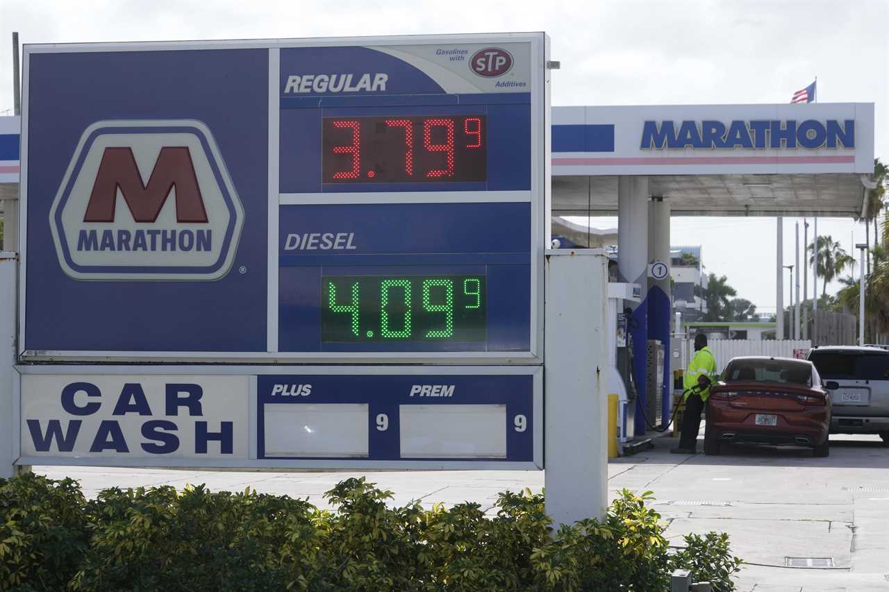 Republicans focus on gas prices, but U.S. oil production is faster than ever