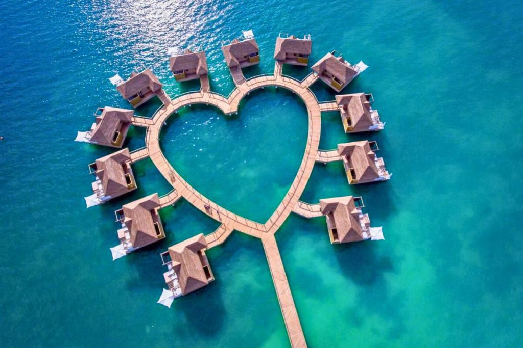 There are 8 top affordable overwater bungalows in the Caribbean