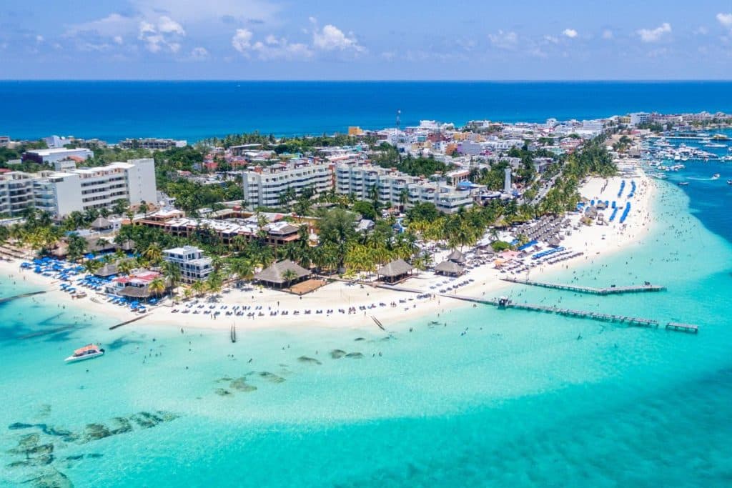 Beaches Around Cancun Have Little To No Seaweed