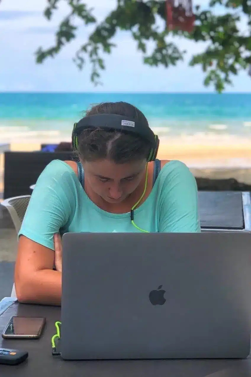 Reality Check: The Unexpected Challenges Of Digital Nomad Lifestyle Exposed