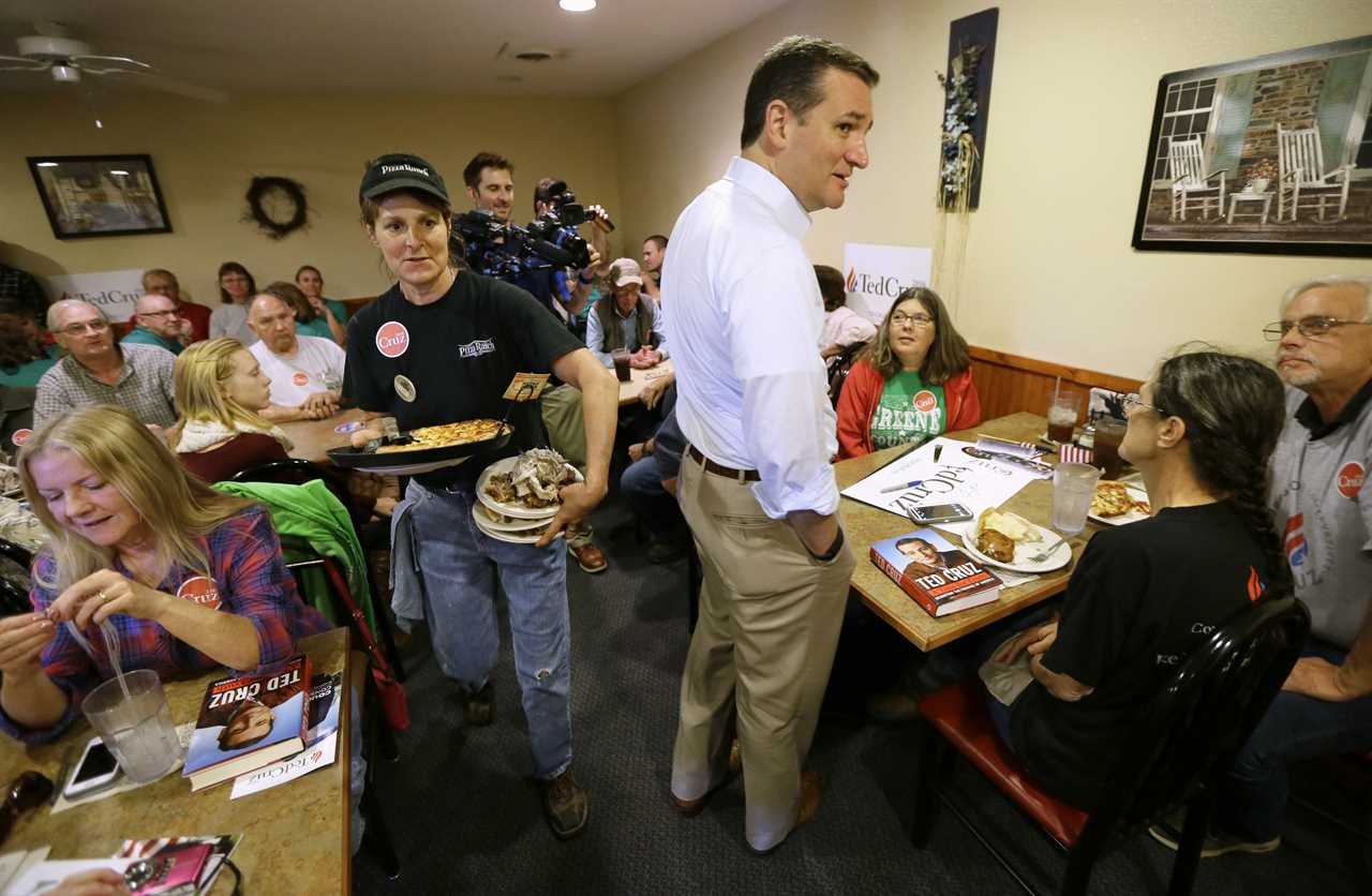 The nation's partisan divide runs right down the buffet line of this pizza chain