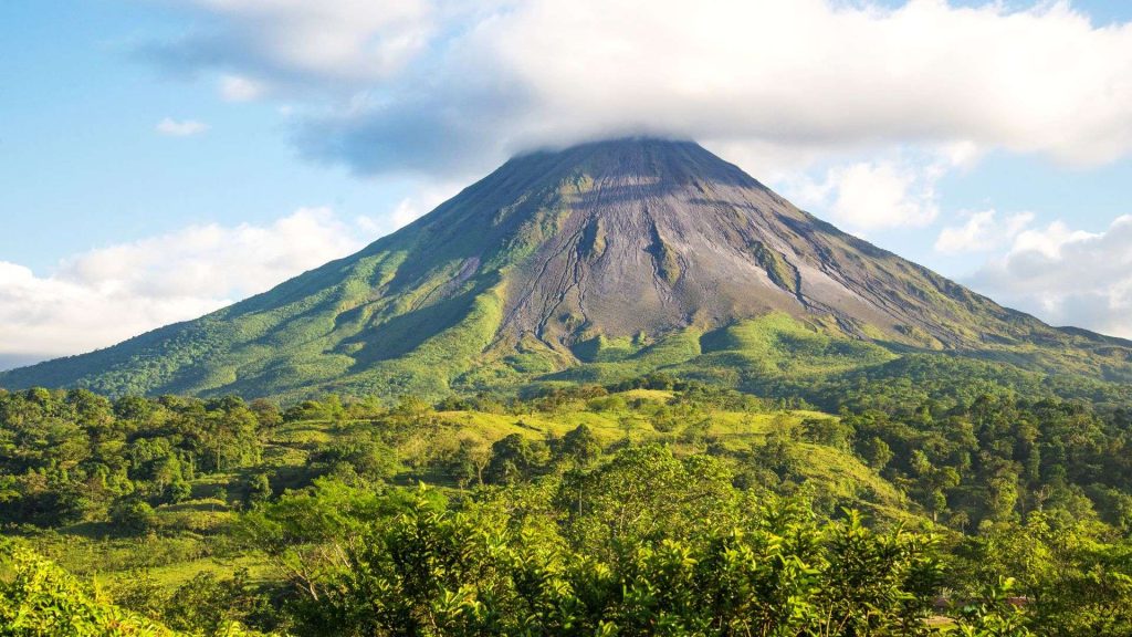 Arenal Volcano in costa rica