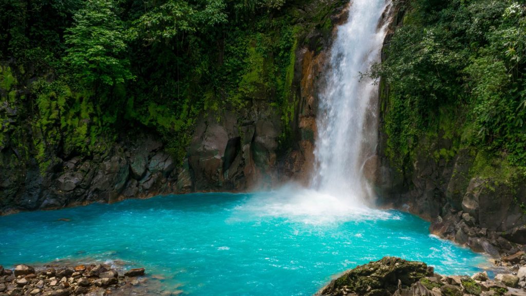The Río Celeste Waterfall costa rica