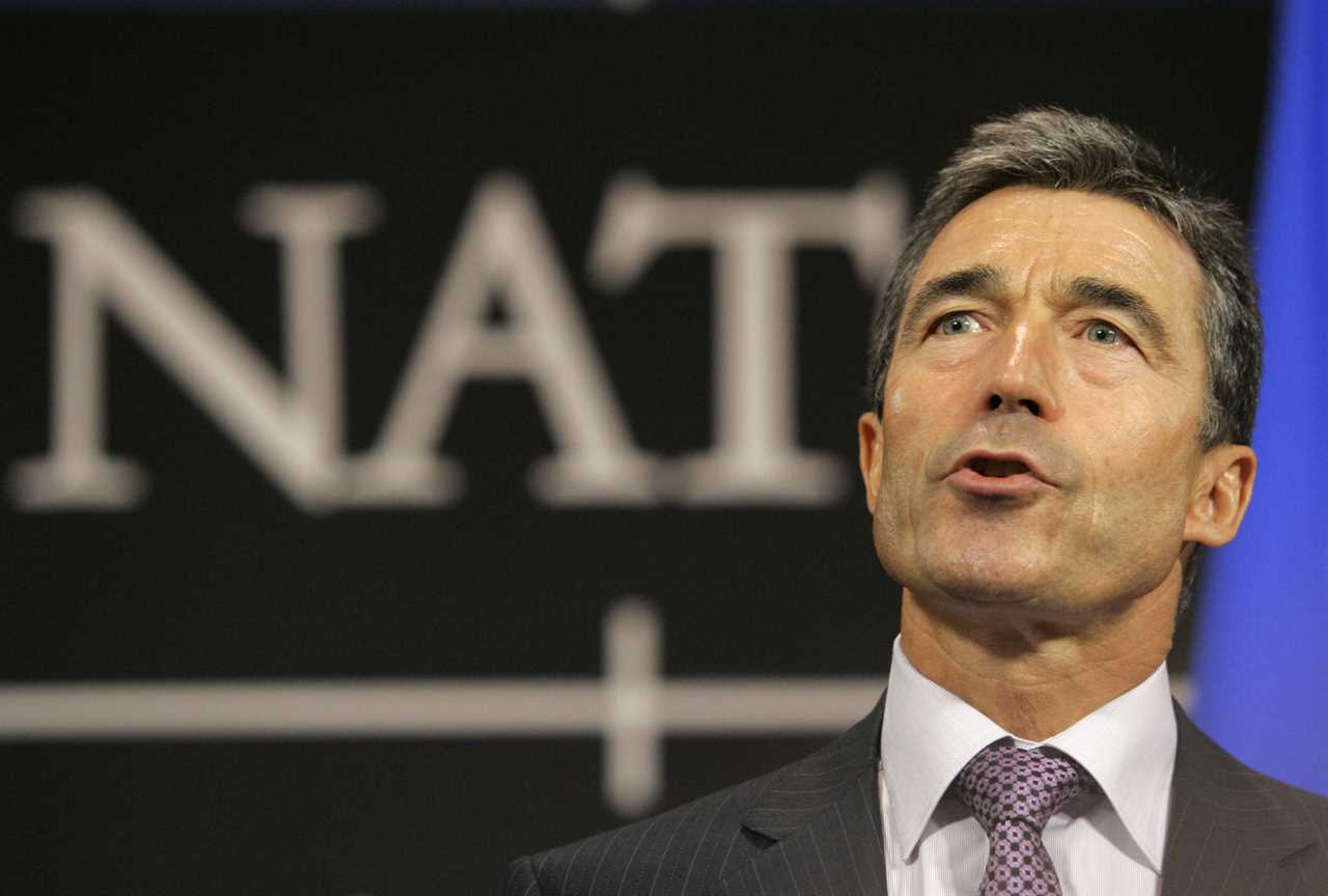 Former NATO chief: Democrats should cut a border agreement to help Ukraine and defeat Trump