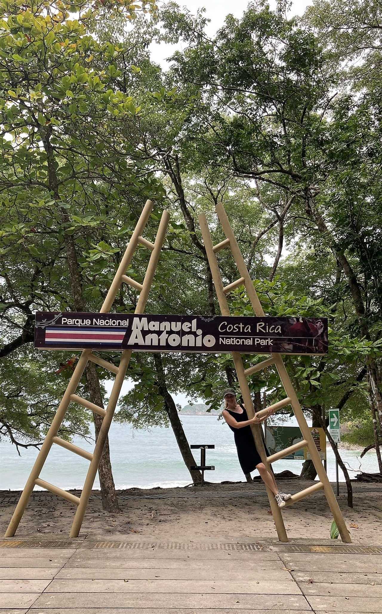 manuel antonio sign costa rica