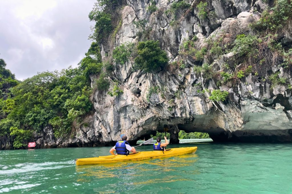 Why Scarlet Pearl Halong Bay Cruise Worth The Lap of Luxury?